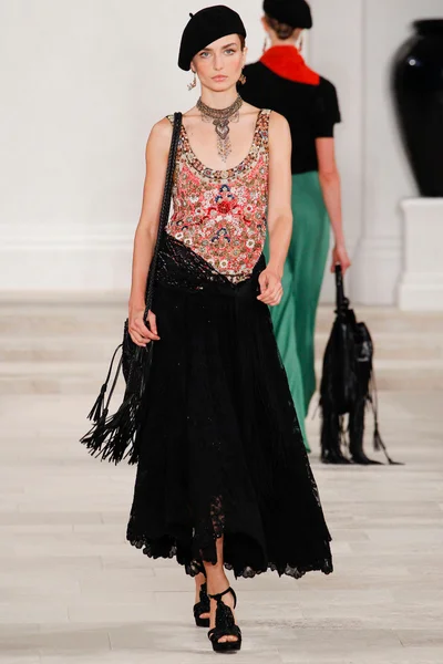 Look 12